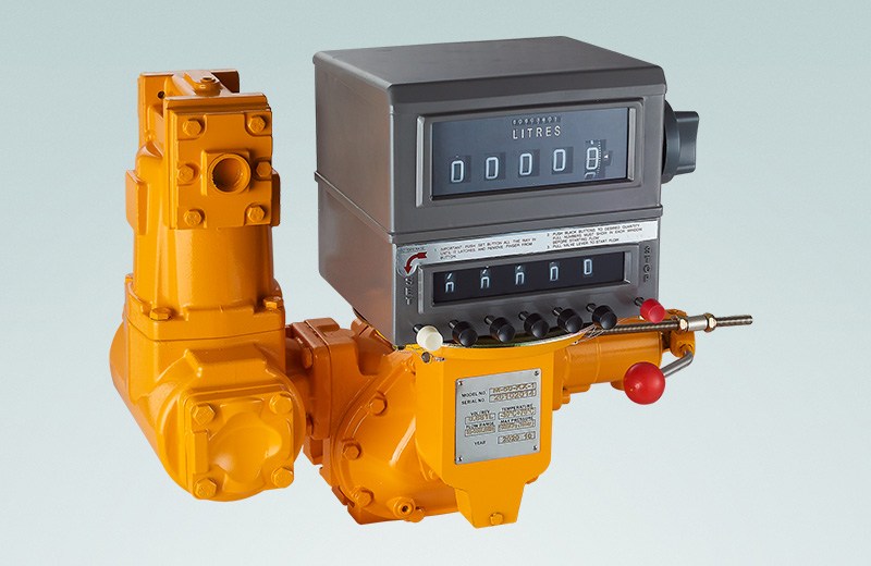 M-50-NX-1預(yù)置流量計(jì)帶機(jī)械預(yù)置計(jì)數(shù)器、打印機(jī)、過(guò)濾器、分離器和預(yù)置閥